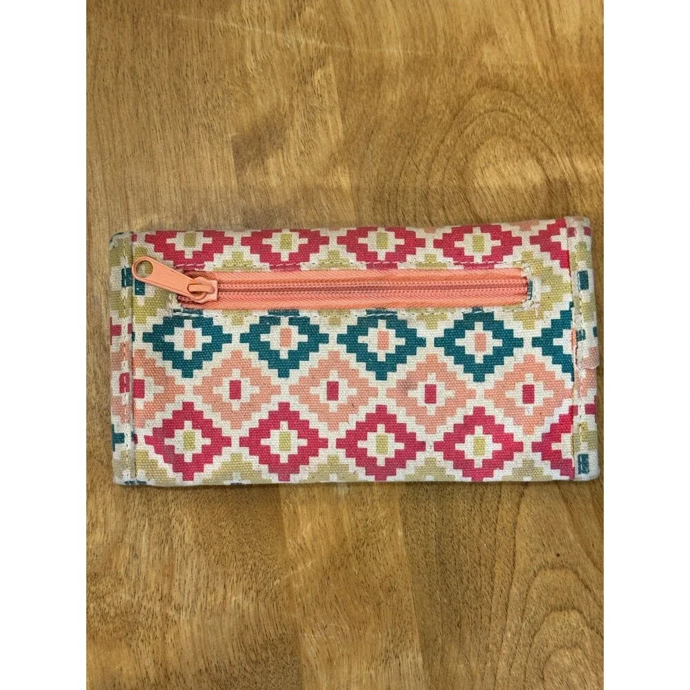 Kavu this women